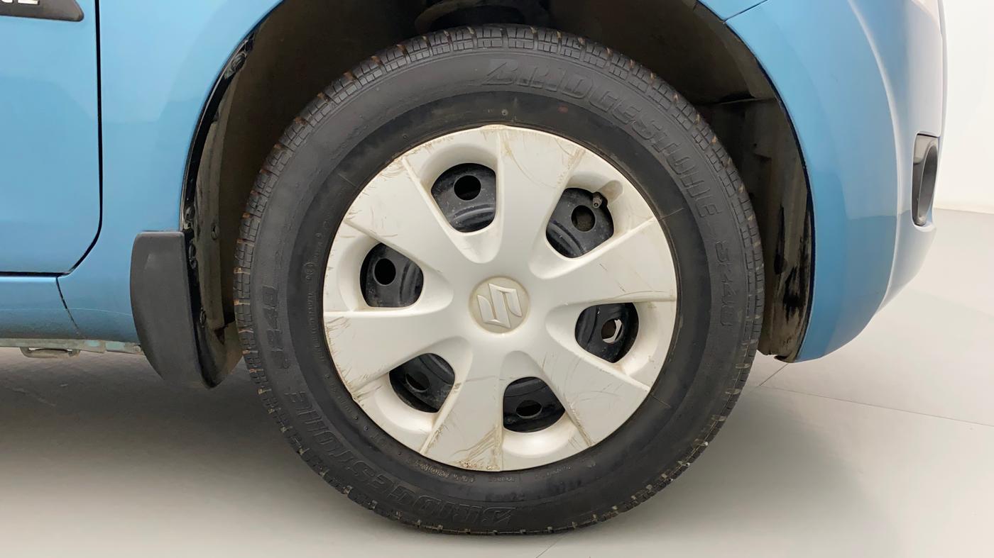 2010 Maruti Ritz VXI GENUS, Petrol, Manual, 27,064 km, Right Front Wheel