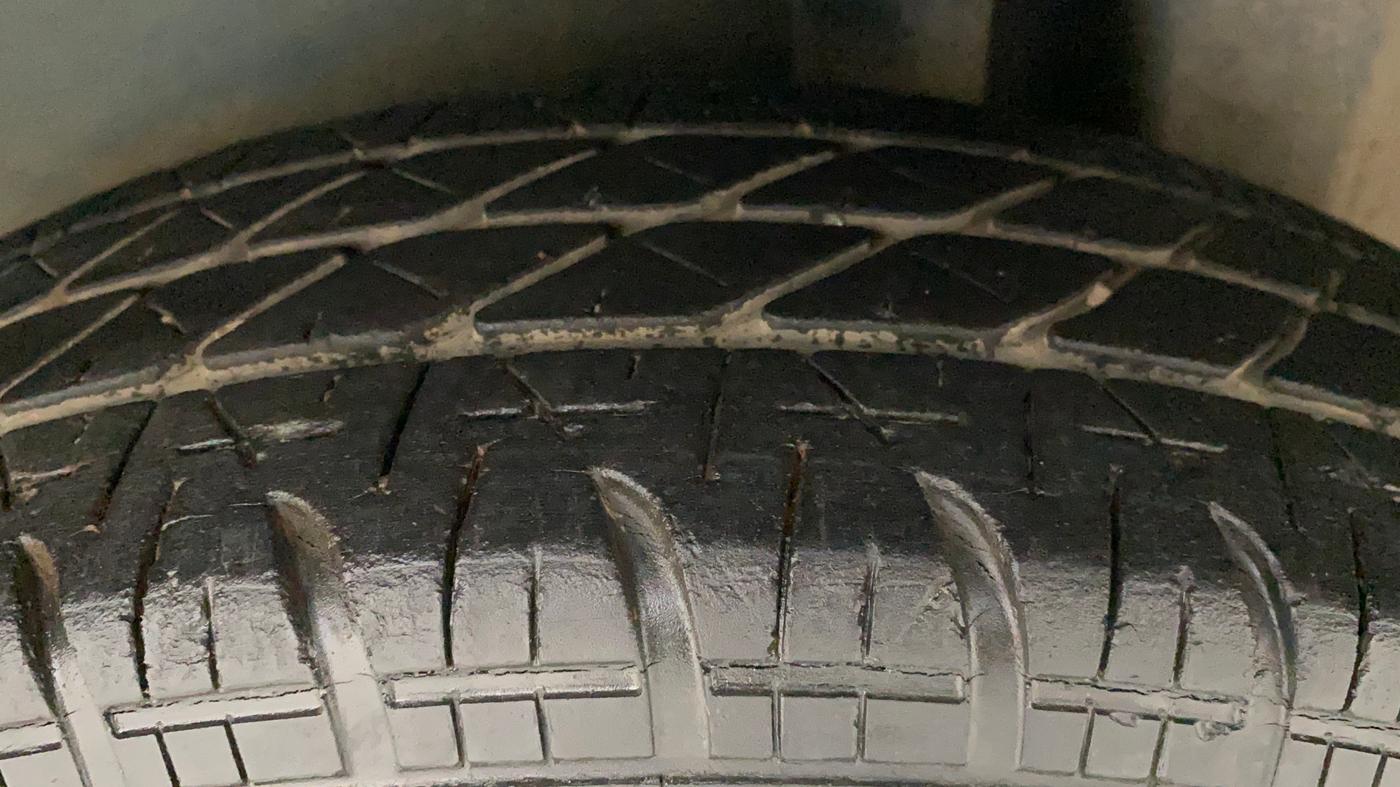 2010 Maruti Ritz VXI GENUS, Petrol, Manual, 27,064 km, Left Rear Tyre Tread