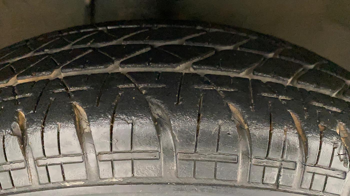 2010 Maruti Ritz VXI GENUS, Petrol, Manual, 27,064 km, Right Front Tyre Tread
