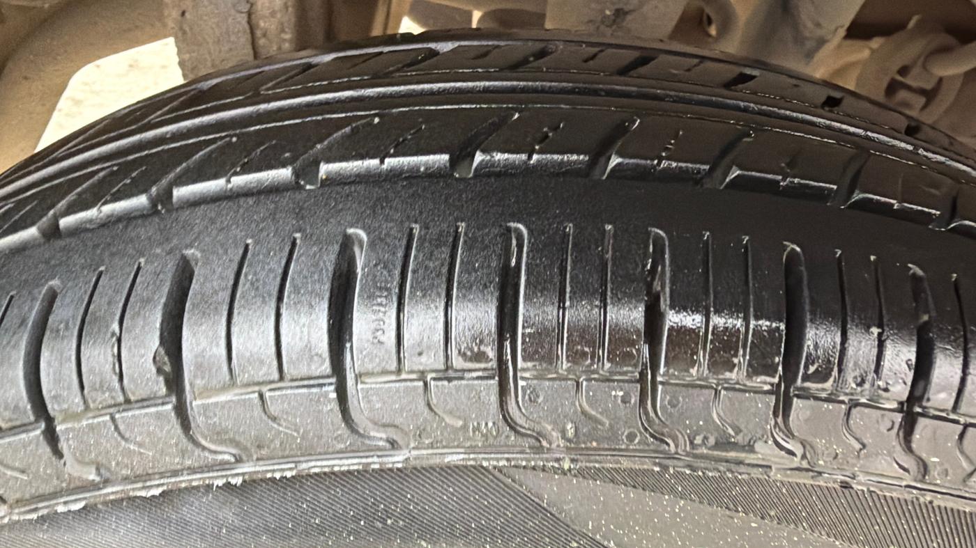 2014 Maruti Alto 800 LXI, Petrol, Manual, 1,11,879 km, Right Rear Tyre Tread