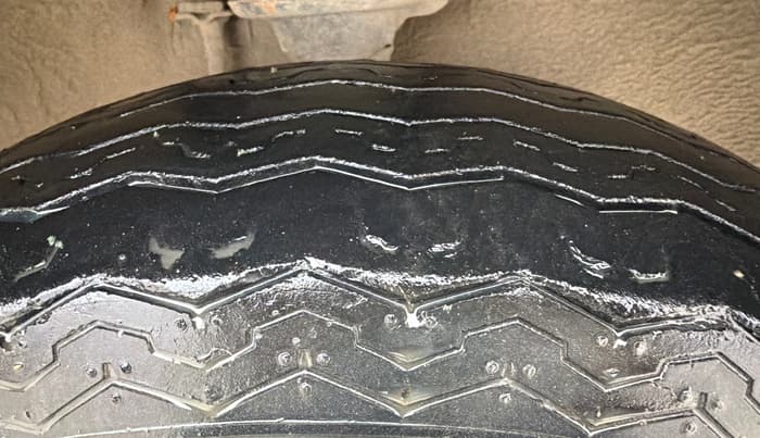2014 Maruti Alto 800 LXI, Petrol, Manual, 1,11,879 km, Right Front Tyre Tread