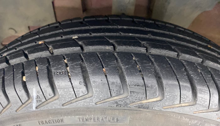 2016 Renault Kwid RXT Opt, Petrol, Manual, 17,924 km, Left Front Tyre Tread