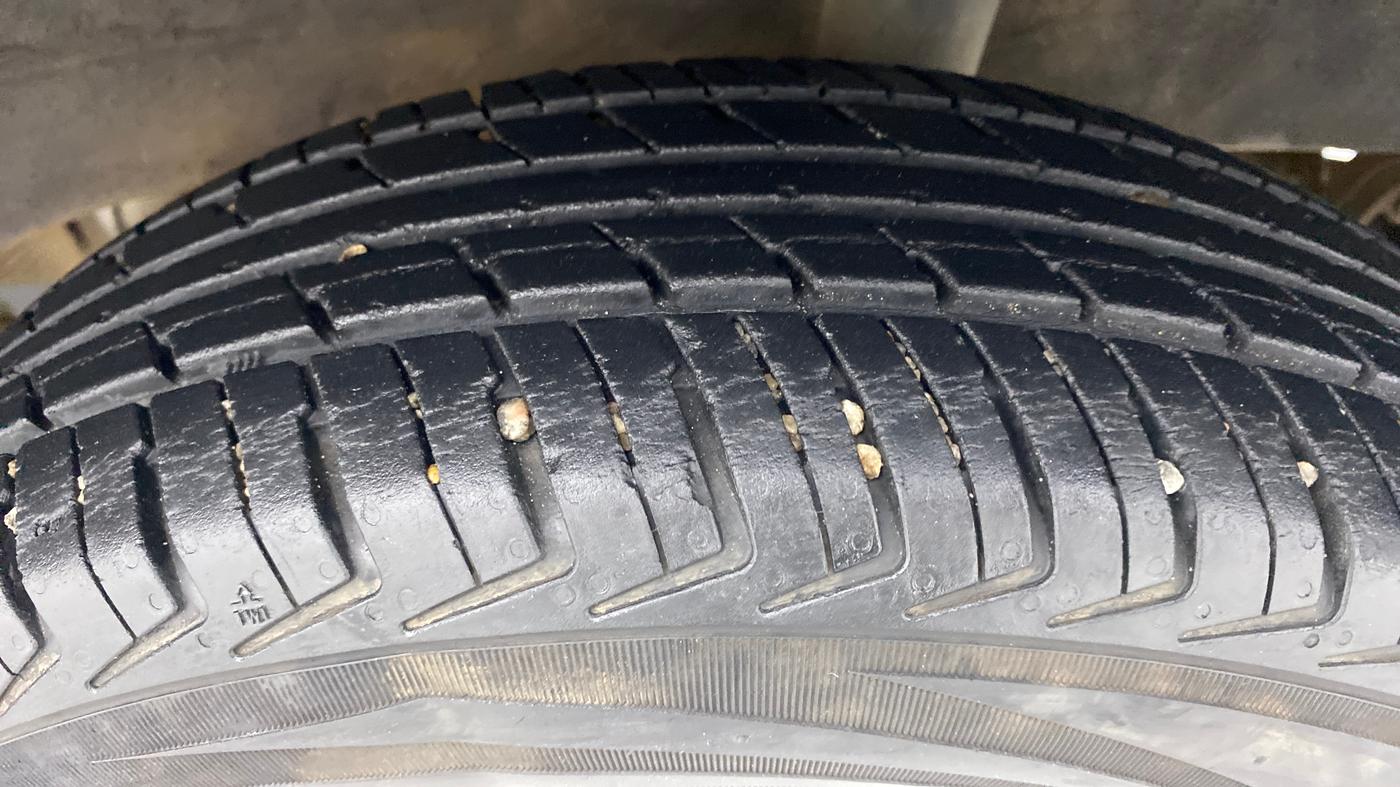 2016 Renault Kwid RXT Opt, Petrol, Manual, 17,924 km, Left Rear Tyre Tread