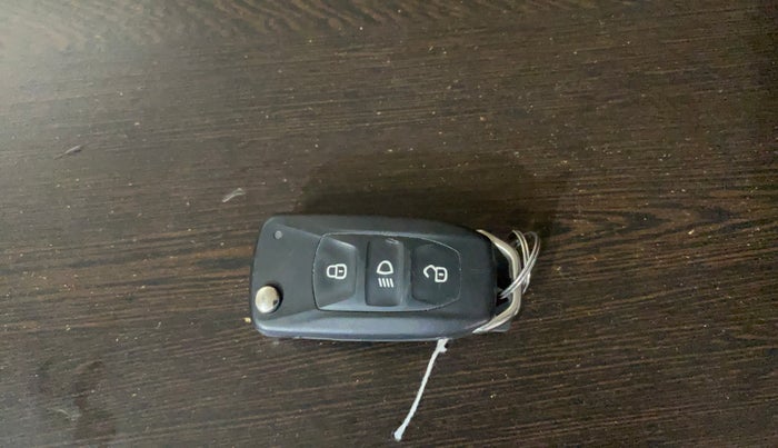 2023 Tata NEXON PURE SUNROOF 1.2 PETROL, Petrol, Manual, 27,227 km, Key Close Up