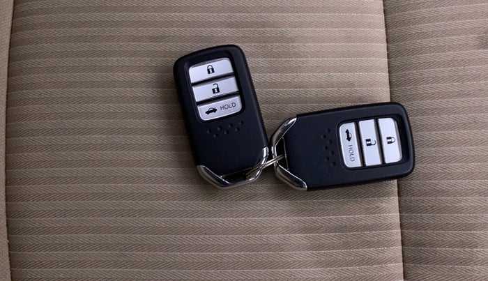 2021 Honda Amaze 1.2L I-VTEC VX, Petrol, Manual, 40,455 km, Key Close Up