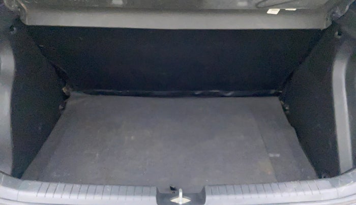 2015 Hyundai Elite i20 SPORTZ 1.2, Petrol, Manual, 43,888 km, Boot Inside
