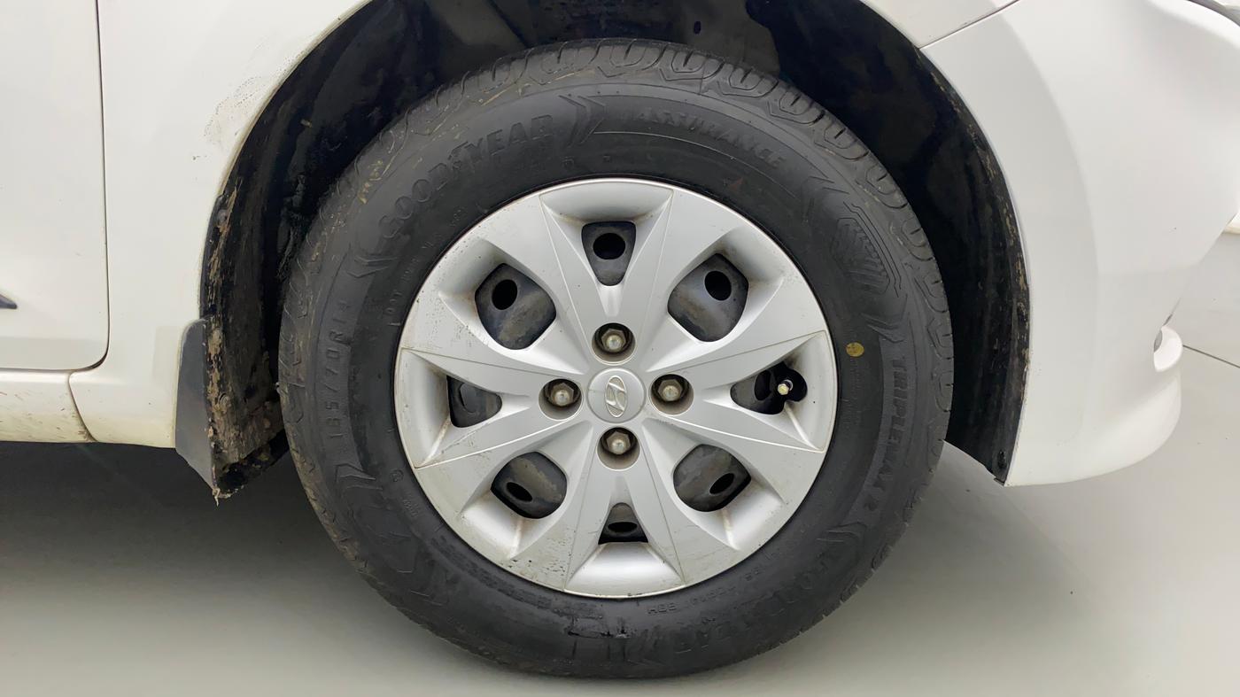 2015 Hyundai Elite i20 SPORTZ 1.2, Petrol, Manual, 43,888 km, Right Front Wheel