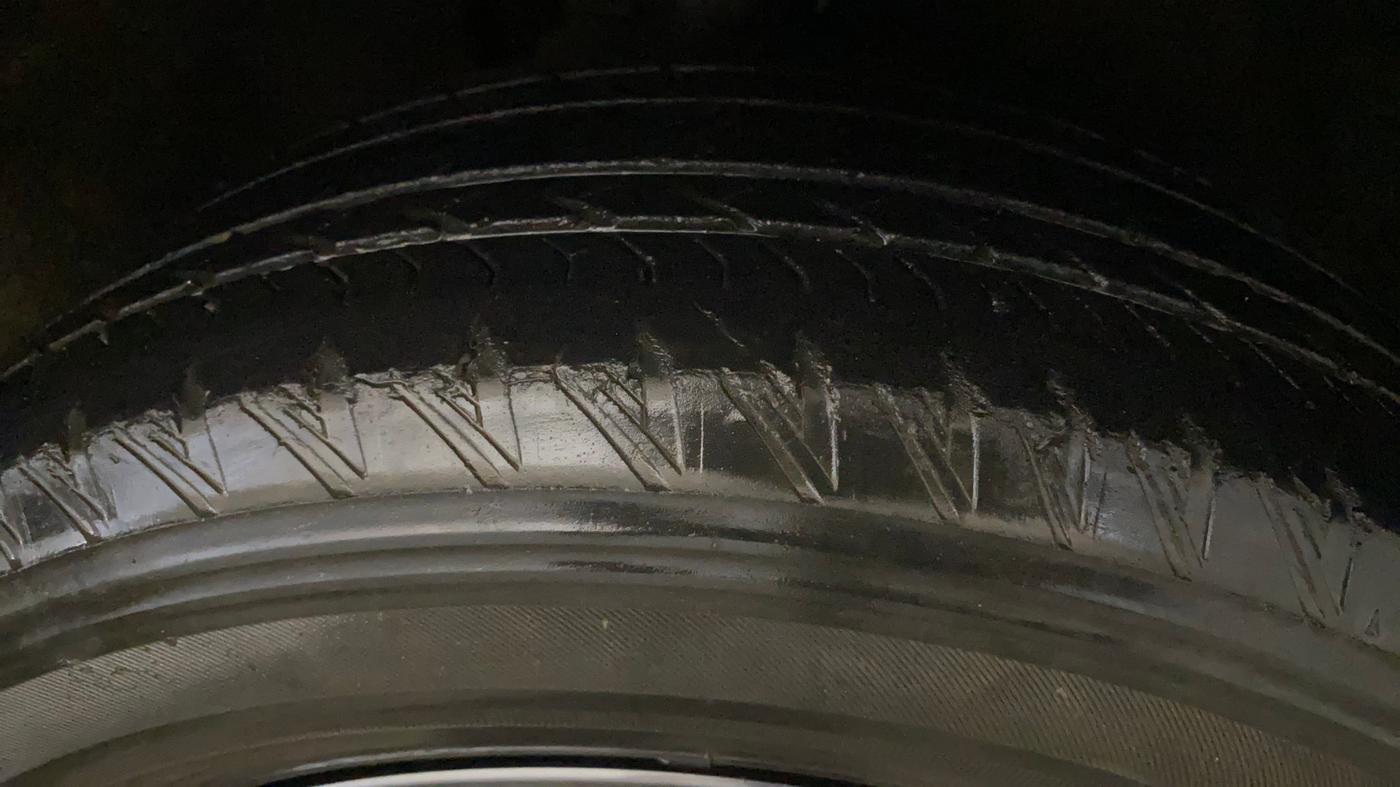 2021 Tata Safari XZA PLUS, Diesel, Automatic, 82,692 km, Right Front Tyre Tread