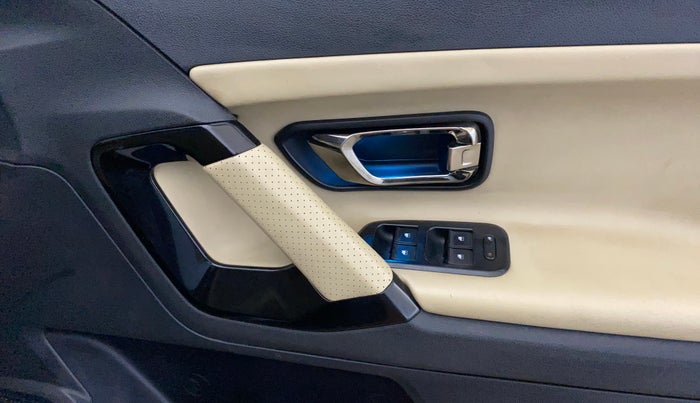 2021 Tata Safari XZA PLUS, Diesel, Automatic, 82,692 km, Driver Side Door Panels Control