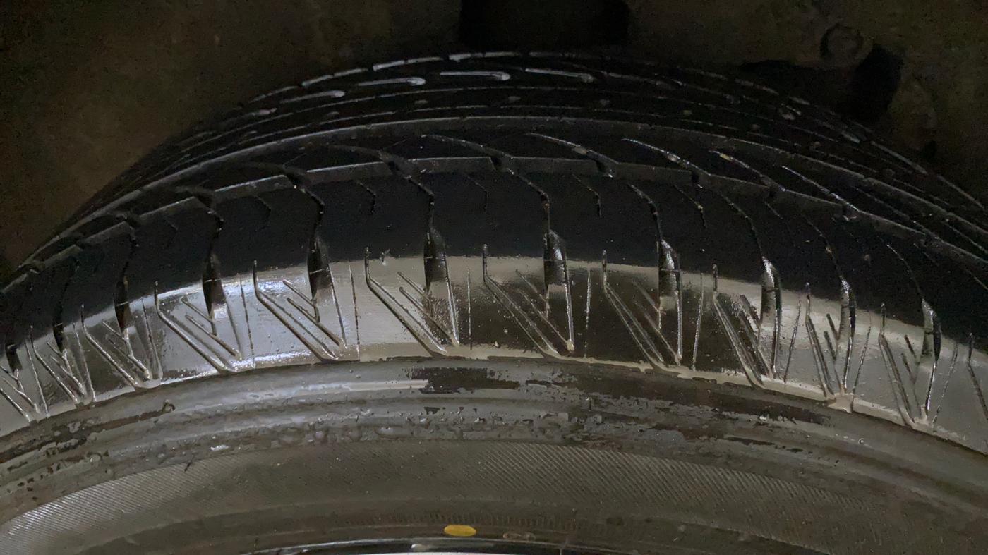 2021 Tata Safari XZA PLUS, Diesel, Automatic, 82,692 km, Right Rear Tyre Tread