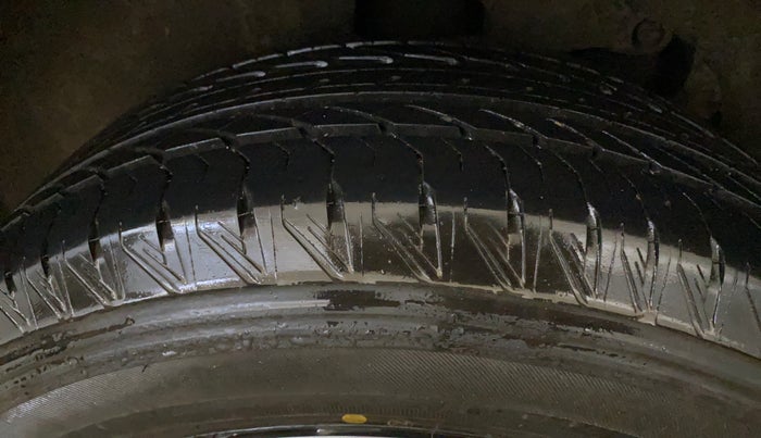 2021 Tata Safari XZA PLUS, Diesel, Automatic, 82,692 km, Right Rear Tyre Tread