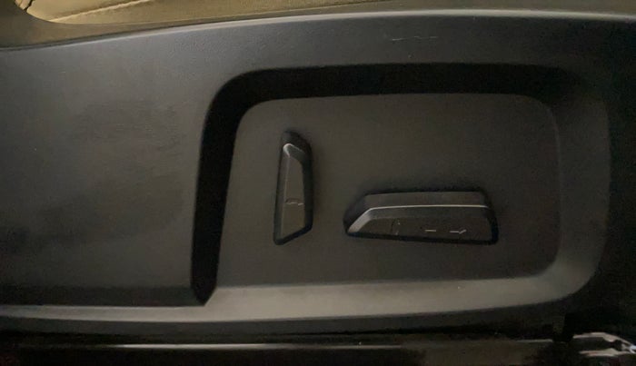 2021 Tata Safari XZA PLUS, Diesel, Automatic, 82,692 km, Driver Side Adjustment Panel