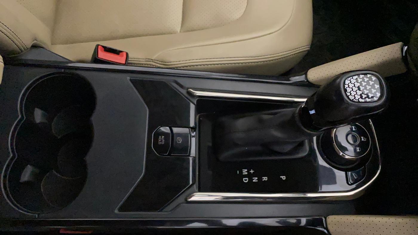 2021 Tata Safari XZA PLUS, Diesel, Automatic, 82,692 km, Gear Lever