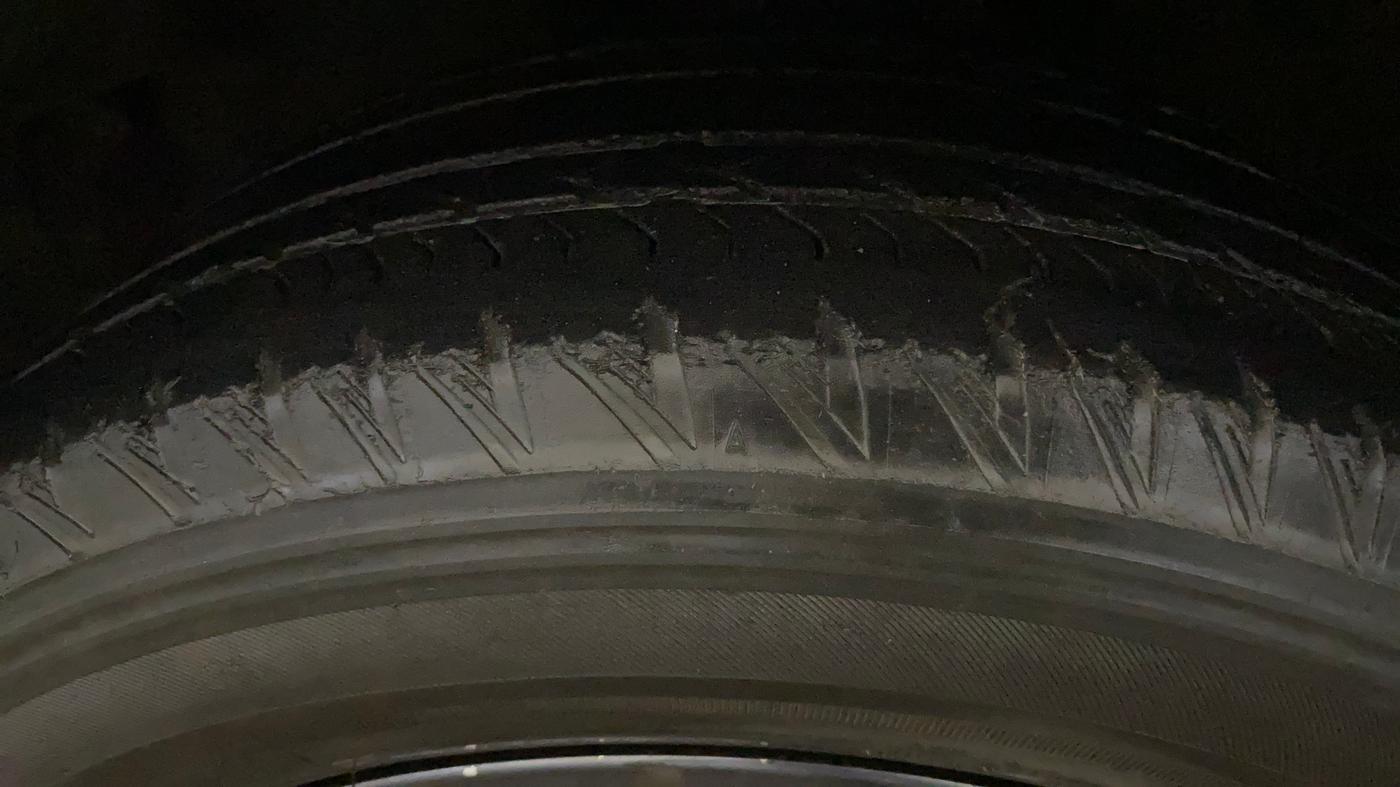 2021 Tata Safari XZA PLUS, Diesel, Automatic, 82,692 km, Left Front Tyre Tread