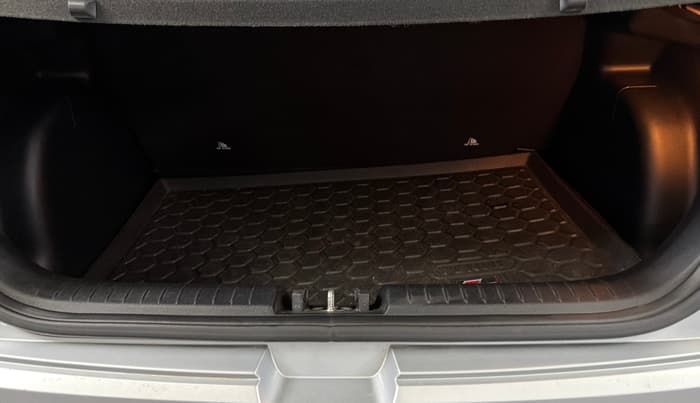 2019 Hyundai VENUE SX PLUS 1.0 TURBO DCT, Petrol, Automatic, 50,628 km, Boot Inside