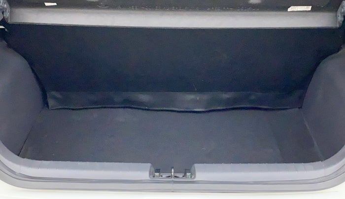 2020 Hyundai GRAND I10 NIOS SPORTZ AMT 1.2 KAPPA VTVT, Petrol, Automatic, 17,778 km, Boot Inside