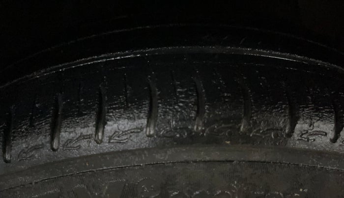 2021 Hyundai AURA SX 1.2, Petrol, Manual, 46,544 km, Right Front Tyre Tread