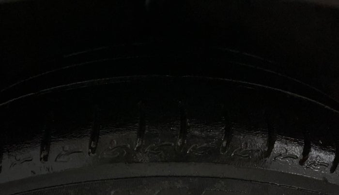 2021 Hyundai AURA SX 1.2, Petrol, Manual, 46,544 km, Right Rear Tyre Tread