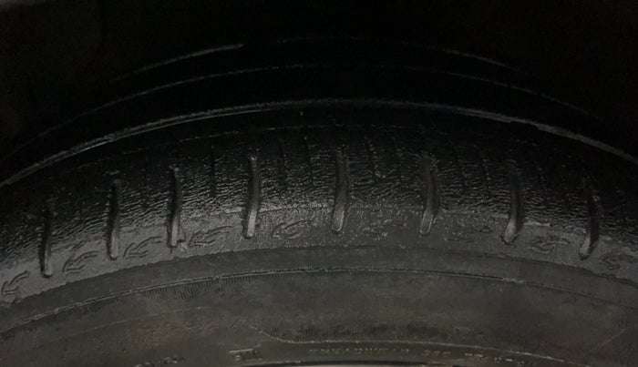 2021 Hyundai AURA SX 1.2, Petrol, Manual, 46,544 km, Left Front Tyre Tread