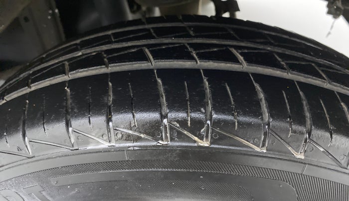 2020 Maruti Alto VXI, Petrol, Manual, 10,580 km, Left Rear Tyre Tread