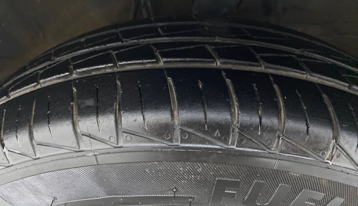 2020 Maruti Alto VXI, Petrol, Manual, 10,580 km, Left Front Tyre Tread