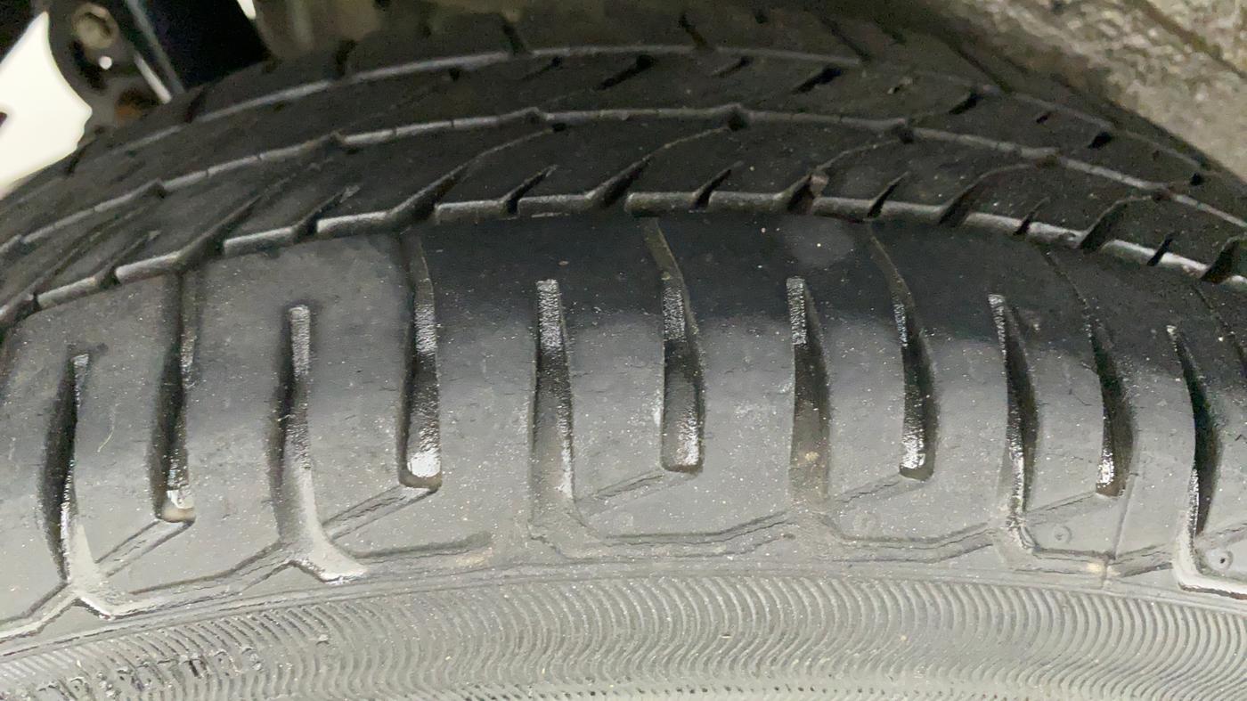 2013 Maruti Wagon R Stingray VXI, Petrol, Manual, 21,250 km, Right Rear Tyre Tread