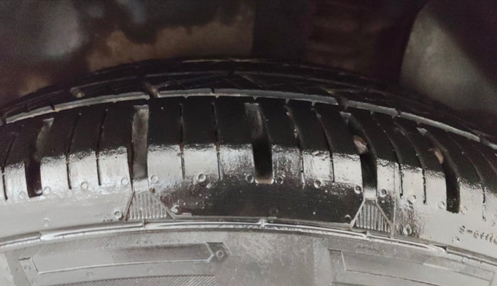 2018 Hyundai Creta SX PLUS 1.6 DIESEL, Diesel, Manual, 1,32,377 km, Left Rear Tyre Tread