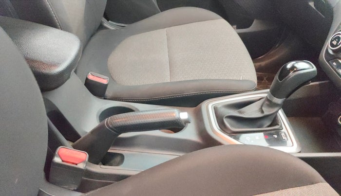 2018 Hyundai Creta SX PLUS 1.6 DIESEL, Diesel, Manual, 1,32,377 km, Gear Lever