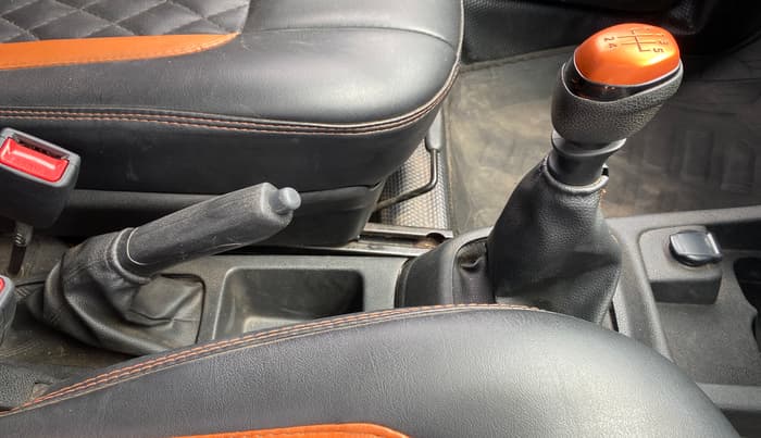 2018 Renault Kwid CLIMBER 1.0, Petrol, Manual, 62,319 km, Gear Lever