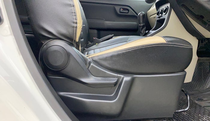 2019 Maruti New Wagon-R LXI CNG 1.0, CNG, Manual, 29,103 km, Driver Side Adjustment Panel