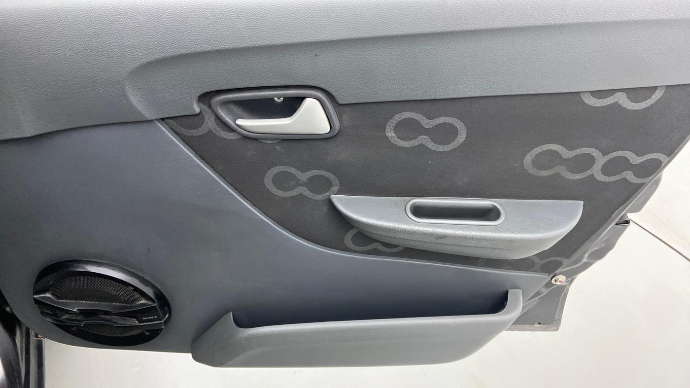 2015 Maruti Alto 800 LXI, Petrol, Manual, 78,010 km, Driver Side Door Panels Control