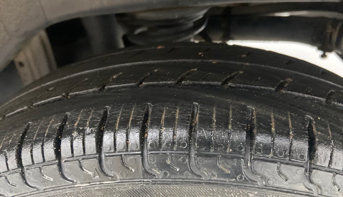 2015 Maruti Alto 800 LXI, Petrol, Manual, 78,010 km, Left Rear Tyre Tread