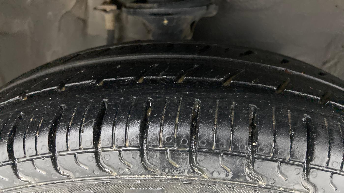 2015 Maruti Alto 800 LXI, Petrol, Manual, 78,010 km, Right Front Tyre Tread