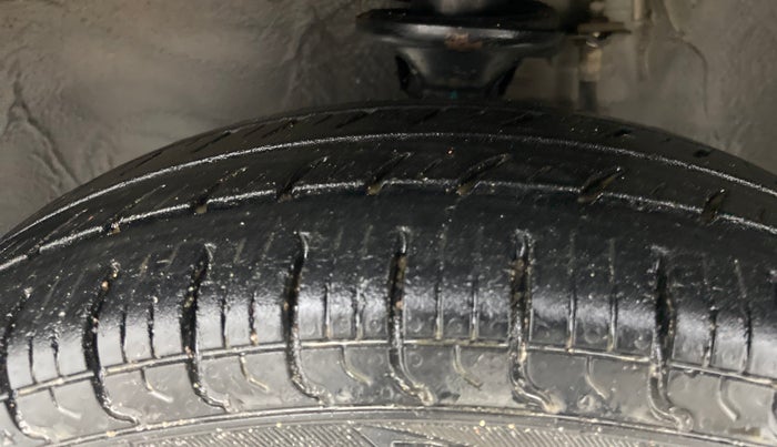 2015 Maruti Alto 800 LXI, Petrol, Manual, 78,010 km, Left Front Tyre Tread