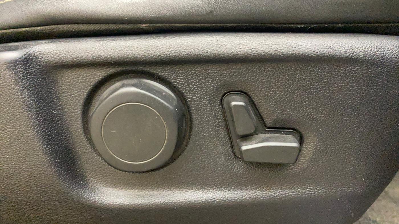 2022 Mahindra SCORPIO-N Z8 L DIESEL AT 2WD 7 STR, Diesel, Automatic, 78,037 km, Driver Side Adjustment Panel
