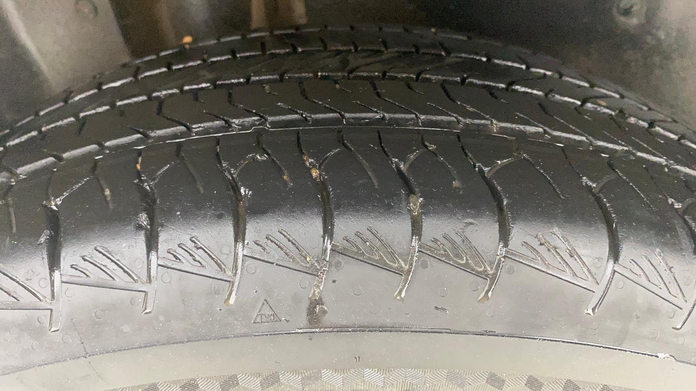 2020 MG HECTOR SHARP HYBRID 1.5 PETROL, Petrol, Manual, 85,500 km, Right Rear Tyre Tread
