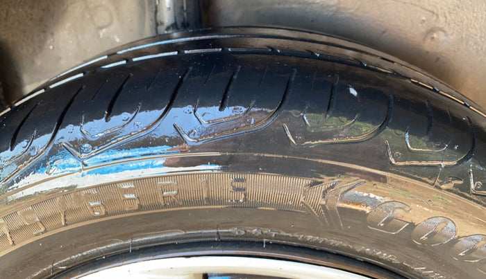 2016 Honda City 1.5L I-VTEC SV, Petrol, Manual, 1,08,299 km, Right Rear Tyre Tread