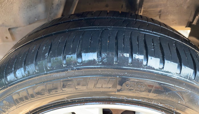 2016 Honda City 1.5L I-VTEC SV, Petrol, Manual, 1,08,299 km, Left Rear Tyre Tread