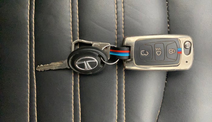 2018 Tata Tiago XZ PETROL, Petrol, Manual, 79,795 km, Key Close Up
