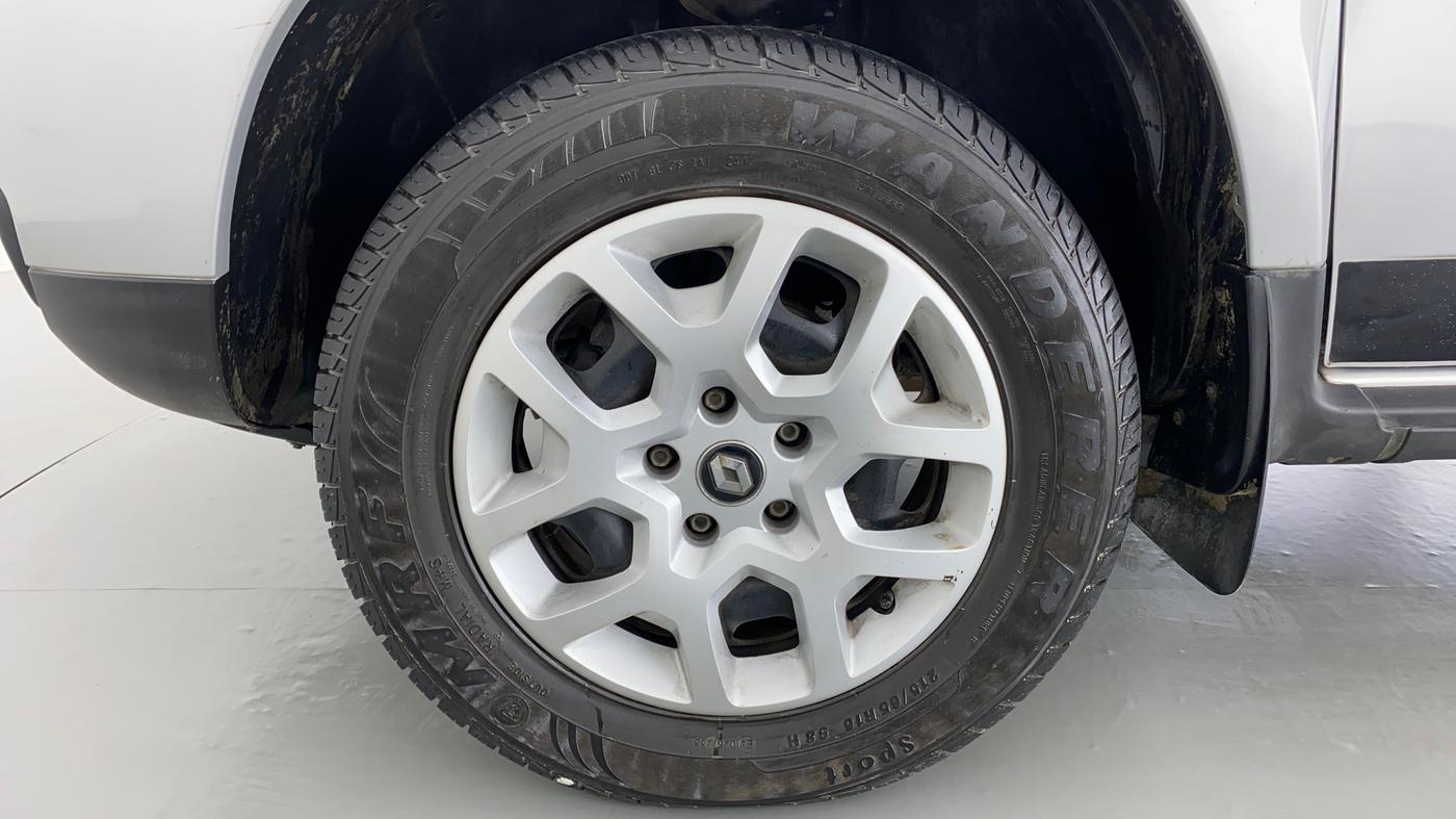 2017 Renault Duster RXL PETROL 104, Petrol, Manual, 14,073 km, Left Front Wheel