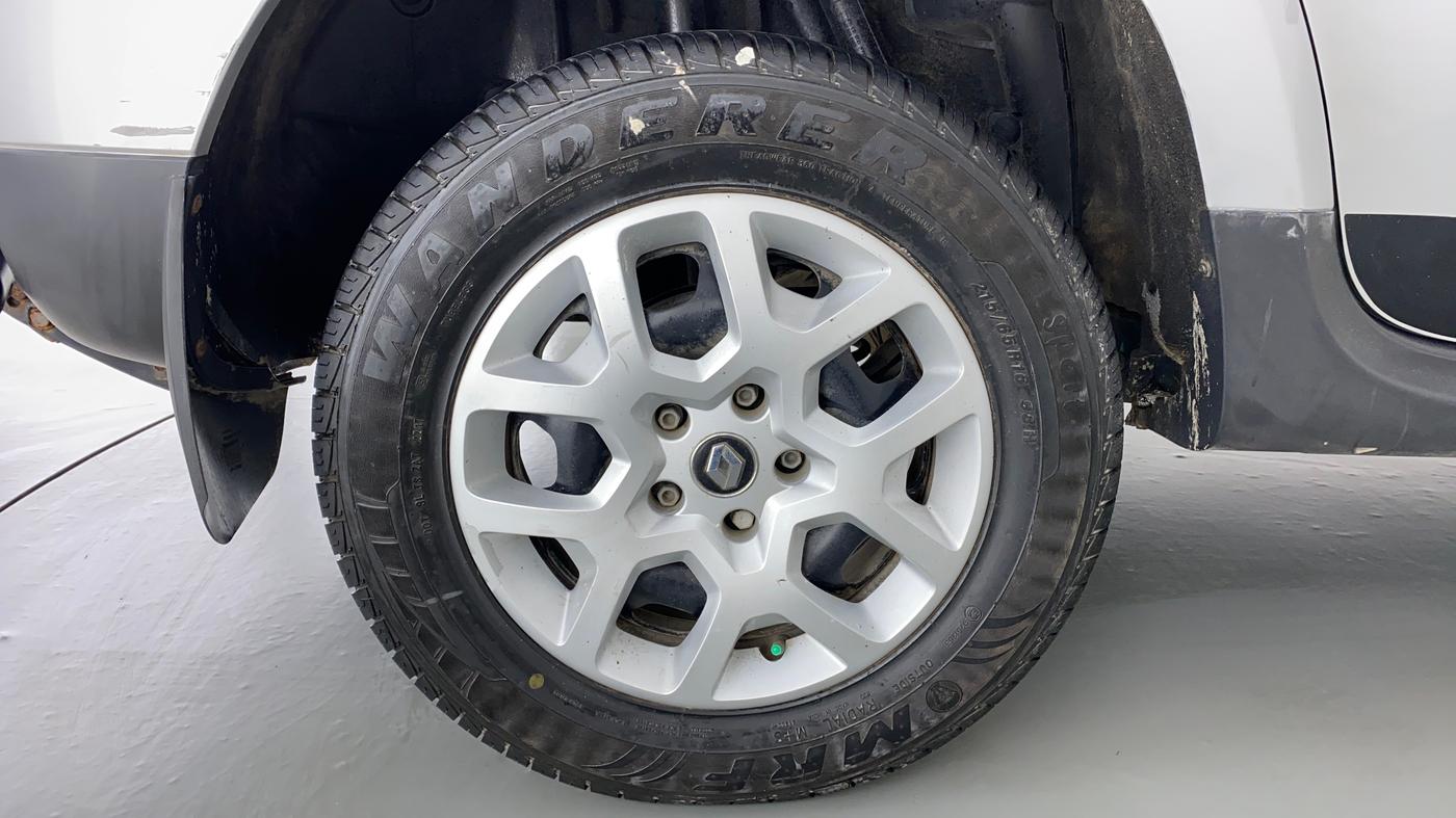 2017 Renault Duster RXL PETROL 104, Petrol, Manual, 14,073 km, Right Rear Wheel