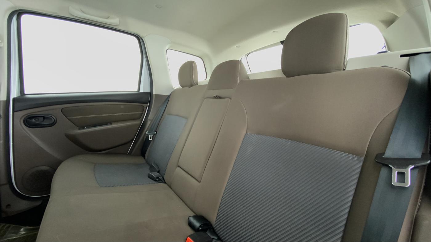 2017 Renault Duster RXL PETROL 104, Petrol, Manual, 14,073 km, Right Side Rear Door Cabin