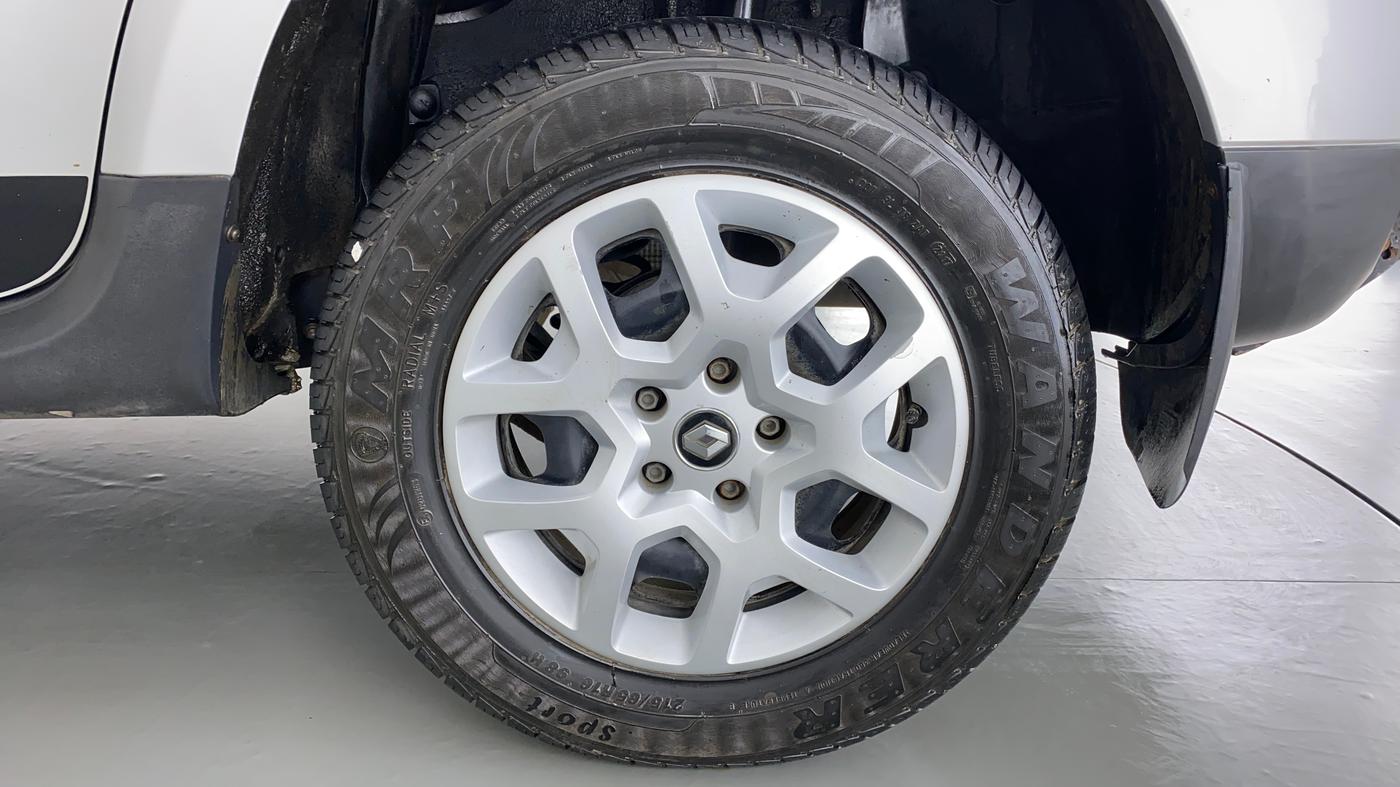 2017 Renault Duster RXL PETROL 104, Petrol, Manual, 14,073 km, Left Rear Wheel