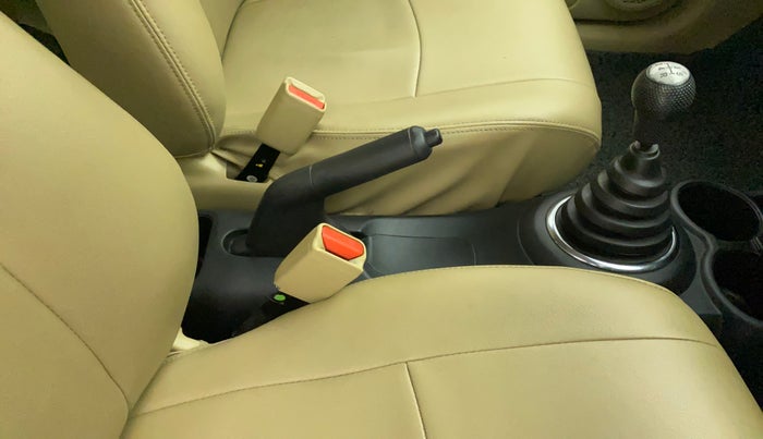 2016 Honda Brio S MT, Petrol, Manual, 40,749 km, Gear Lever