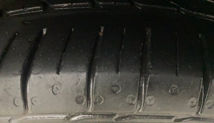 2017 Honda City 1.5L I-VTEC VX CVT, Petrol, Automatic, 1,21,398 km, Right Front Tyre Tread