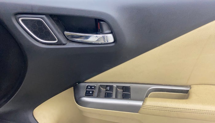 2017 Honda City 1.5L I-VTEC VX CVT, Petrol, Automatic, 1,21,398 km, Driver Side Door Panels Control