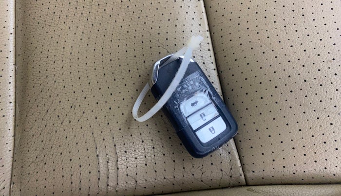 2017 Honda City 1.5L I-VTEC VX CVT, Petrol, Automatic, 1,21,398 km, Key Close Up