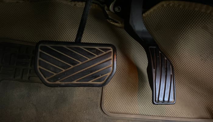 2022 Maruti Ciaz ALPHA  AT 1.5 SHVS PETROL, Petrol, Automatic, 21,936 km, Pedals