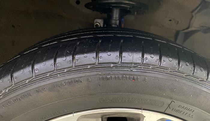 2022 Maruti Ciaz ALPHA  AT 1.5 SHVS PETROL, Petrol, Automatic, 21,936 km, Right Front Tyre Tread