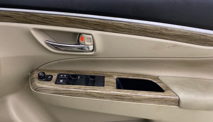 2022 Maruti Ciaz ALPHA  AT 1.5 SHVS PETROL, Petrol, Automatic, 21,936 km, Driver Side Door Panels Control